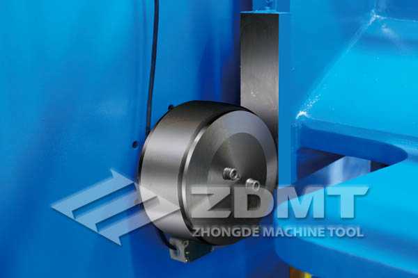 三點(diǎn)滾輪導(dǎo)軌結(jié)構(gòu).jpg 三點(diǎn)滾輪導(dǎo)軌結(jié)構(gòu).jpg