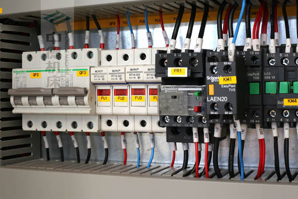 ZDPE10025采用法國進口正品施耐德元氣件,穩(wěn)定耐用壽命長.jpg ZDPE10025采用法國進口正品施耐德元氣件,穩(wěn)定耐用壽命長.jpg