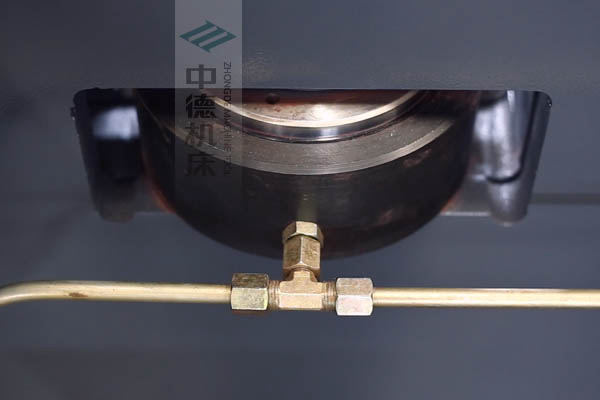 ZDPE10025高精度液壓撓度補償,高品質(zhì)油缸,有效補償中間位置角度偏差.jpg ZDPE10025高精度液壓撓度補償,高品質(zhì)油缸,有效補償中間位置角度偏差.jpg