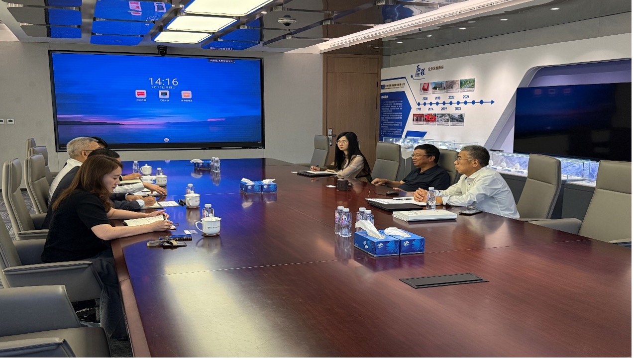 中非發(fā)展基金副總裁余焯銳一行到訪中礦資源總部